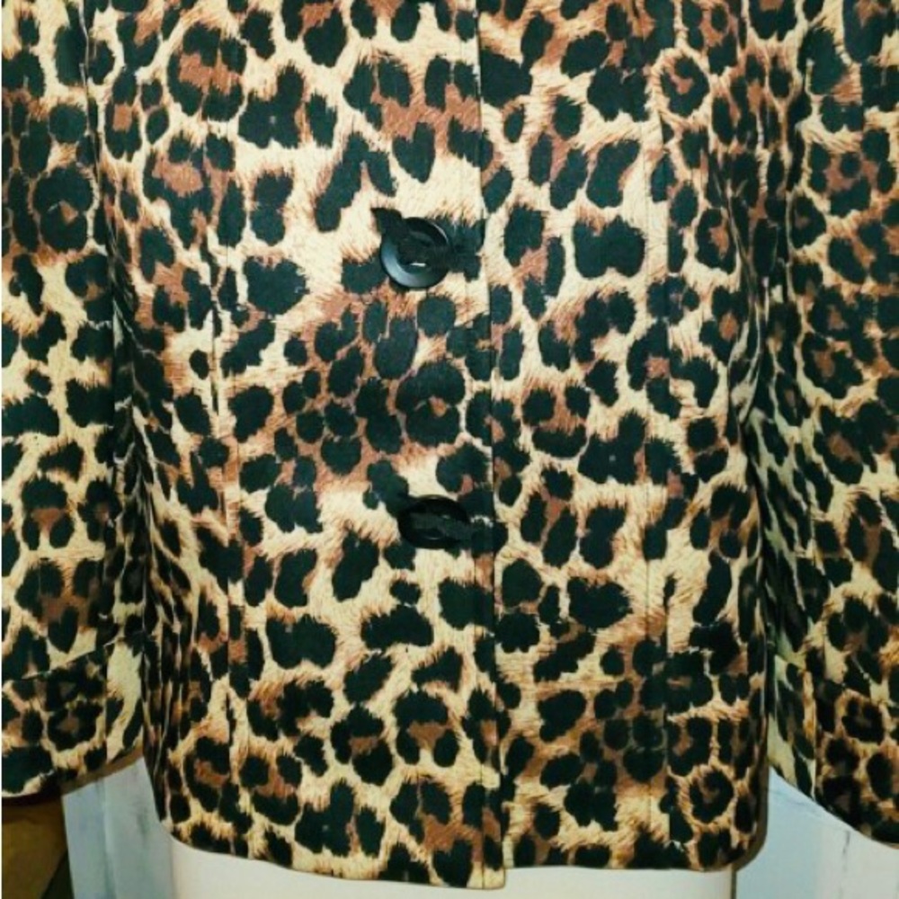 Tahari Button Leopard Print Jacket - Picture 2 of 3